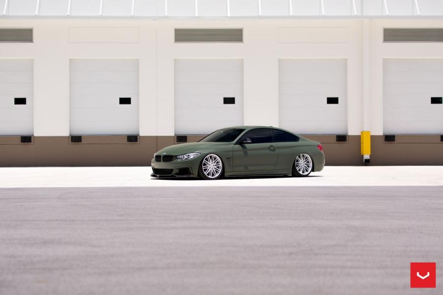  BMW M4 Coupe on Vossen Wheels (VFS4) 2017 года  (фото 6 из 46)